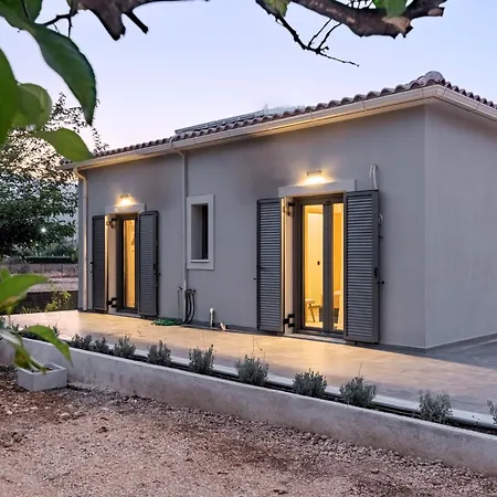 فيلة The Mulberry Tree سامي