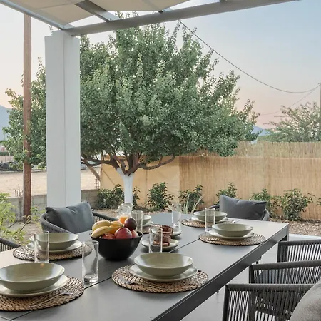 The Mulberry Tree فيلة سامي