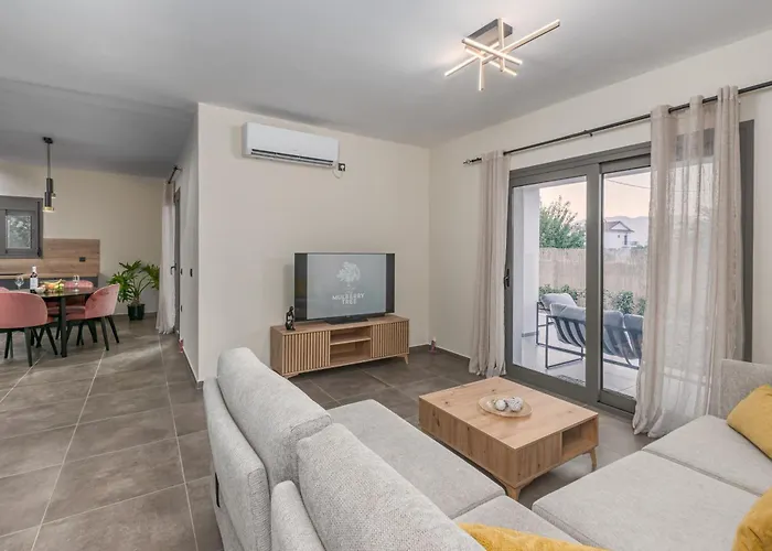 فيلة The Mulberry Tree