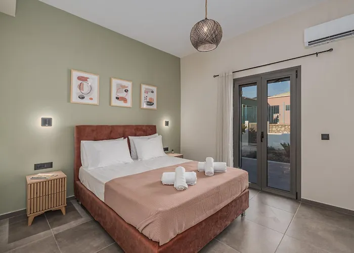 The Mulberry Tree * Sami (Kefalonia)