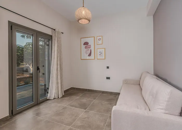 The Mulberry Tree Sami (Kefalonia)