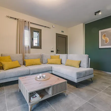 The Mulberry Tree فيلة سامي