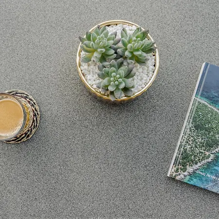 فيلة The Mulberry Tree